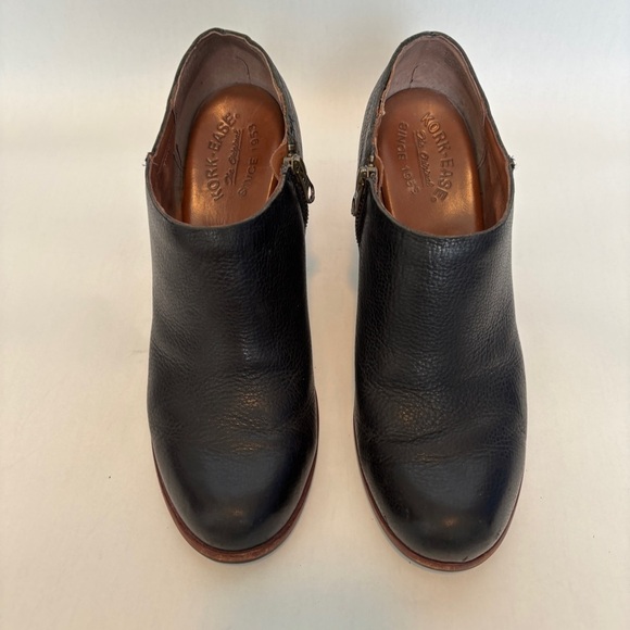 Kork-Ease womens Holmes Wedge Ankle Bootie Black Leather side zip size 8.5 - Picture 3 of 11